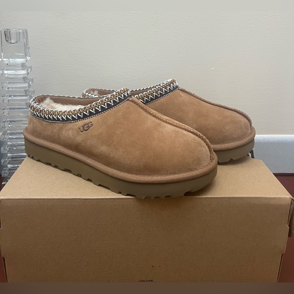 NEW Ugg Womens Tasman Chestnut Slipper - Size 6W - Sheepskin Suede Clog Mule